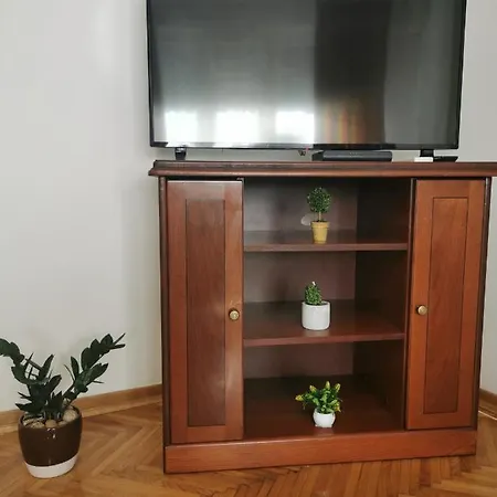 Stan Centar * 特雷比涅